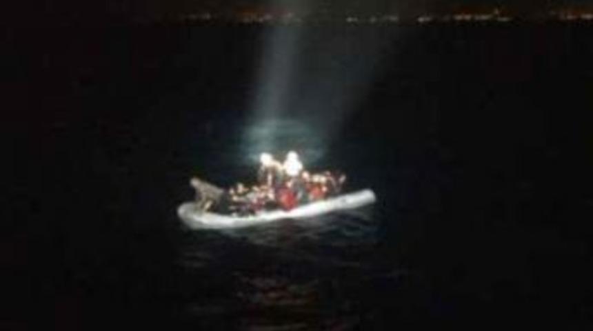 Kuşadası&rsquo;nda 13&rsquo;&uuml; &Ccedil;ocuk 22 Ka&ccedil;ak G&ouml;&ccedil;men Yakalandı