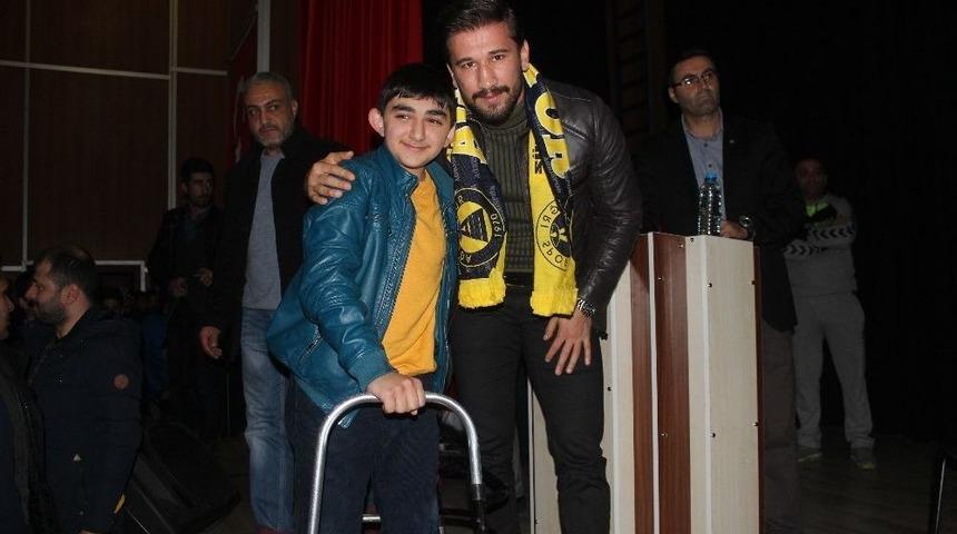 Milli Sporcu Adem Kılı&ccedil;&ccedil;ı Ağrı&rsquo;da Vatandaşlarla Bir Araya Geldi