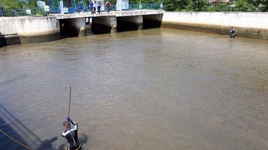 Dereye U&ccedil;an Ara&ccedil;taki Kayıp S&uuml;r&uuml;c&uuml; 10 G&uuml;nd&uuml;r Aranıyor