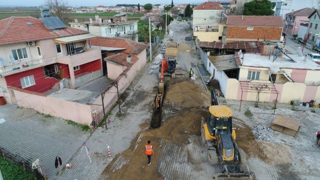 Bir Yandan Altyapı Bir Yandan Dere Temizliği