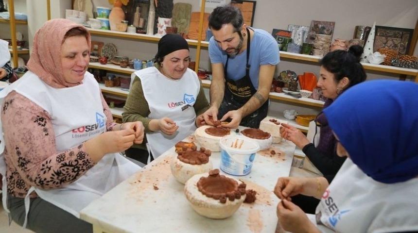 Kanser Hastaları Seramik Yaparak Moral Depoladı
