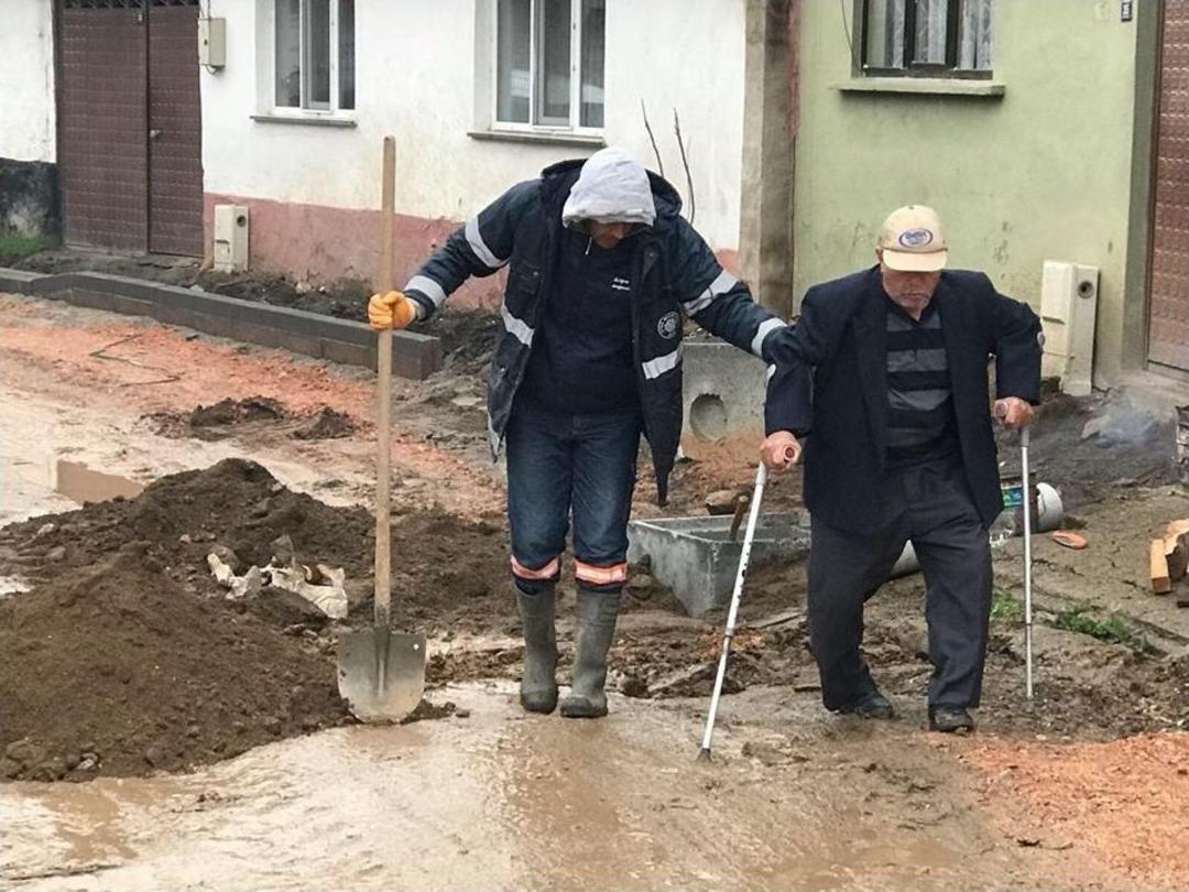 Soğuğa Rağmen Durmaksızın &Ccedil;alışıyorlar