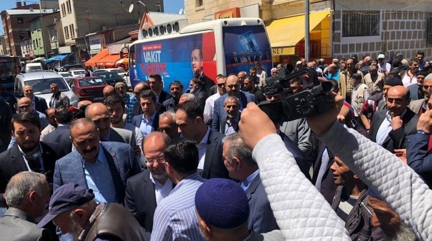 Başbakan Yardımcısı Akdağ, Muhtarlarla Bir Araya Geldi