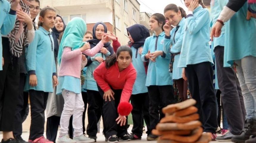 &Ouml;ğrenciler Geleneksel Oyunlarla Buluşuyor