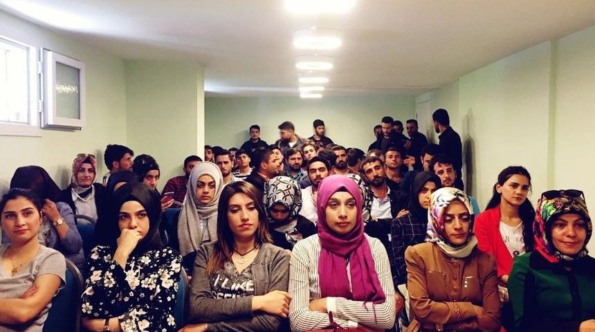 Kayapınar’da ‘sosyal Medyanın Önemi Ve Doğru Kullanımı’ Etkinliği