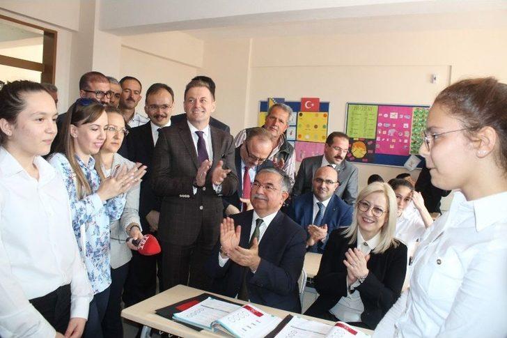 İki Ülke Bakanından Arnavuçta Dersi G1