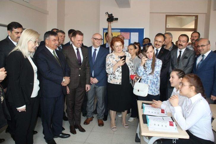 İki Ülke Bakanından Arnavuçta Dersi G2