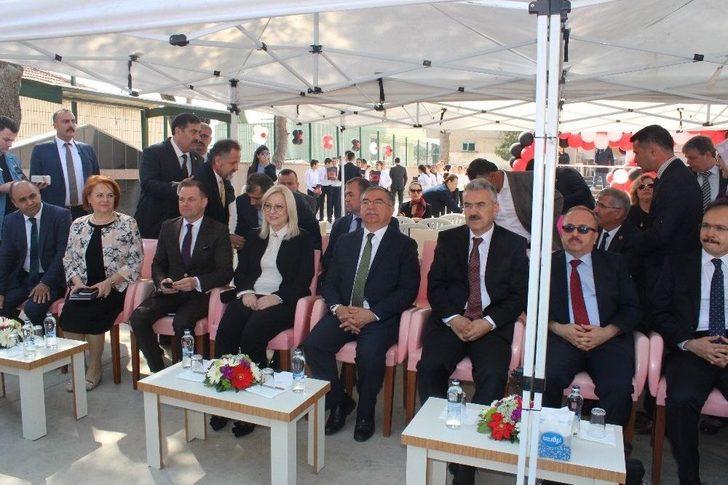 İki Ülke Bakanından Arnavuçta Dersi G4