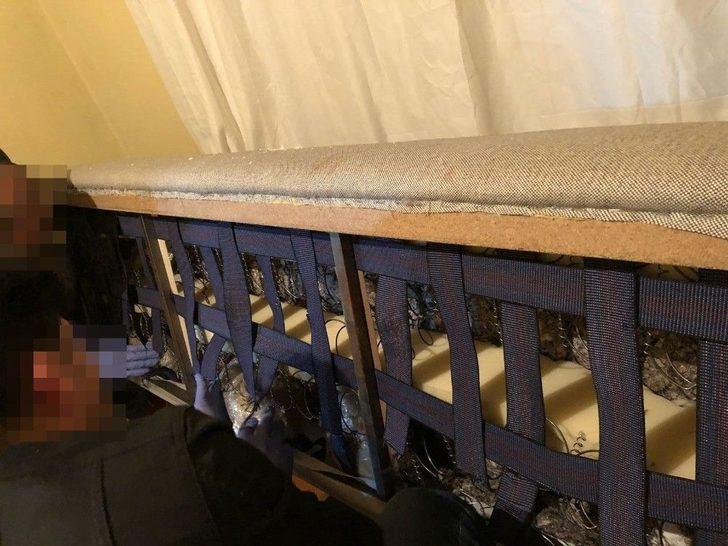 Bazaya Gizlenen 95 Kilo Esrar Ele Geçirildi G3