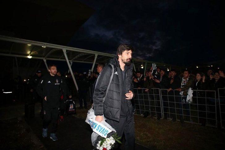 Beşiktaş Kafilesine Coşkulu Karşılama G2