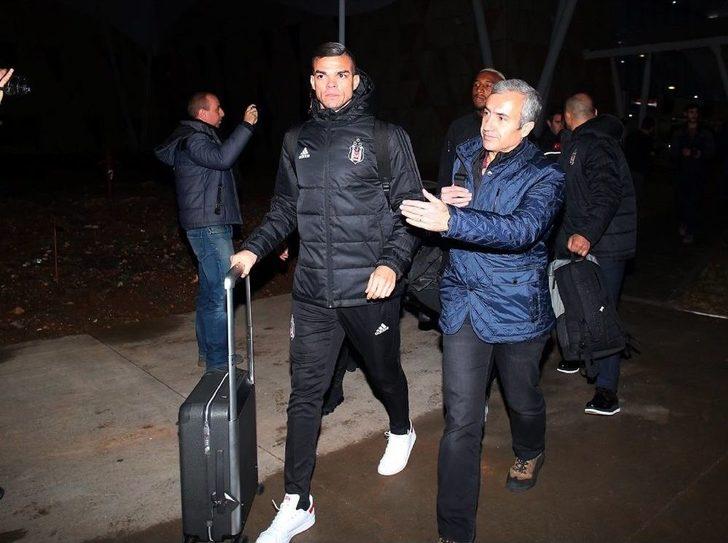 Beşiktaş Kafilesine Coşkulu Karşılama G5