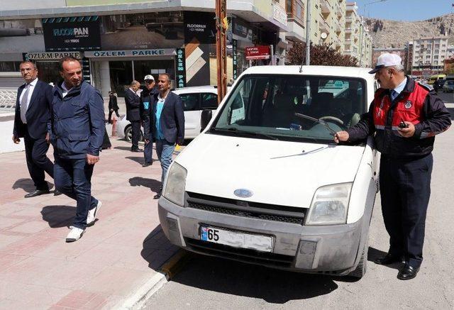 Van’daki Park Ve Minibüs Duraklarına Sıkı Denetim