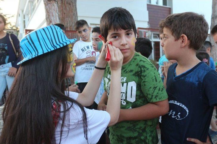 Sarıcakaya’da Yüzlerce Çocuk Aynı Sofrada İftar Açtı G1