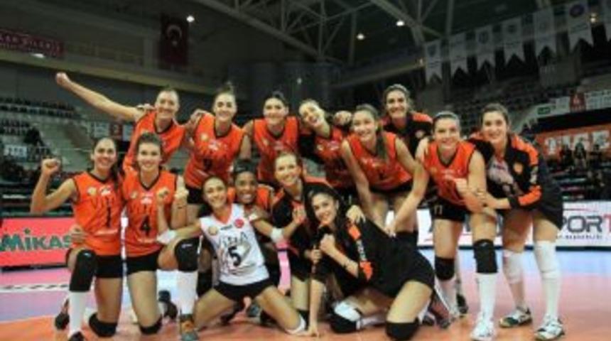 Eczacıbaşı Vitra, Yarı Finalde