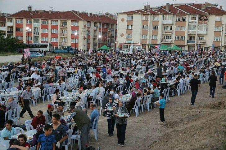 Odunpazarı’ndan Huzur Mahallesi’nde 4 Bin Kişilik İftar G1