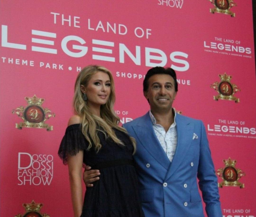 Paris Hilton Ailesi İle De T&uuml;rkiye&rsquo;ye Gelecek
