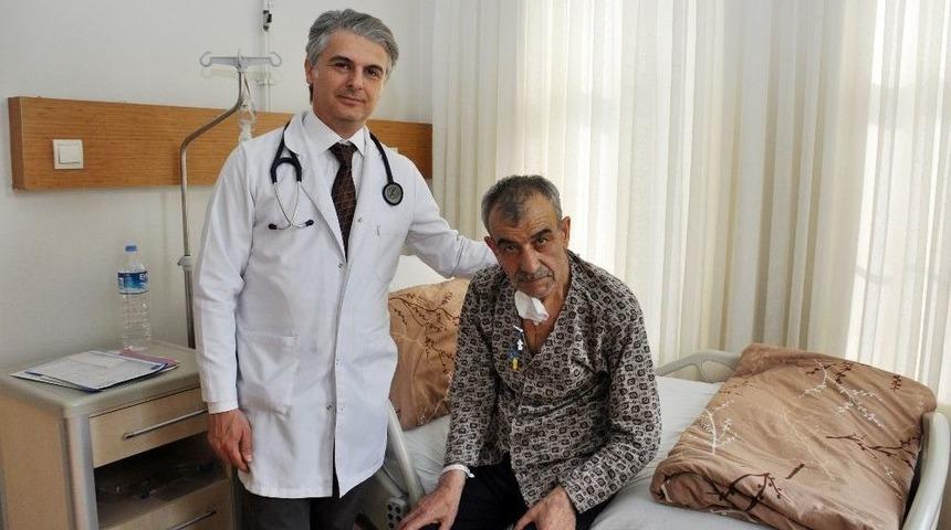 Meram Tıpta Aynı G&uuml;n İki Kalp Kapağı Ameliyatı