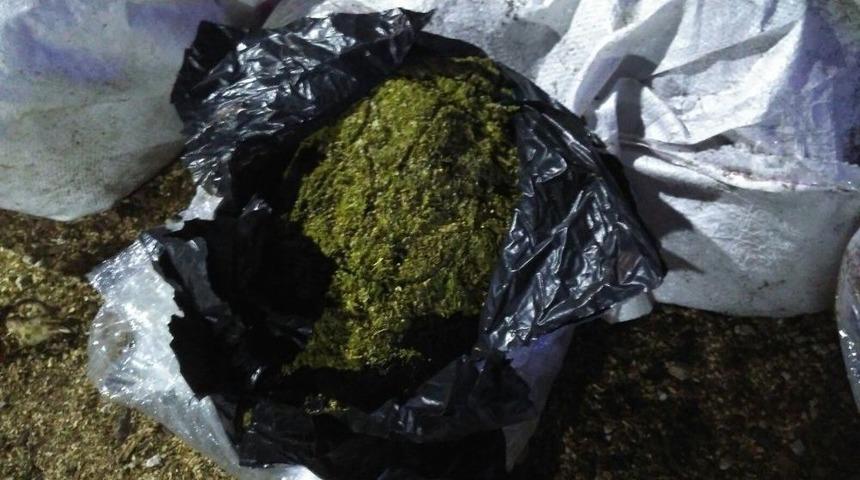 Ş&uuml;phe &Uuml;zerine Durdurulan Kamyondan 140 Kilo Esrar &Ccedil;ıktı