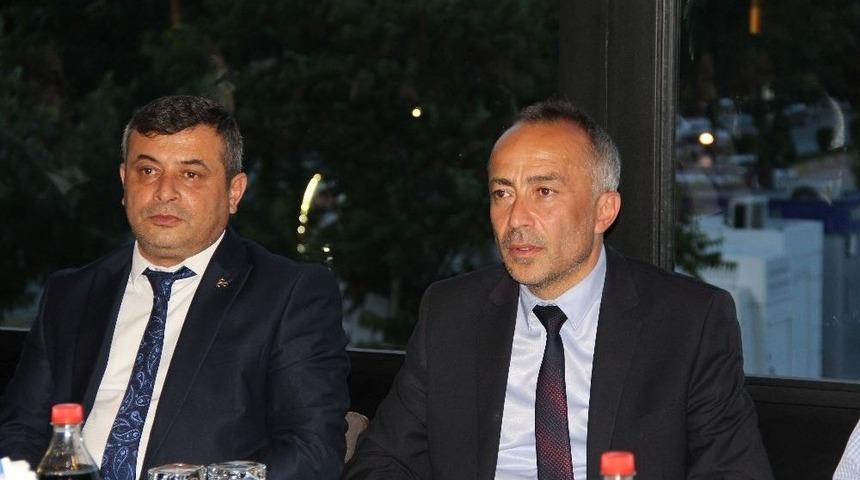 Mhp Milletvekili Adayı Aras, Gazetecilerle Bir Araya Geldi