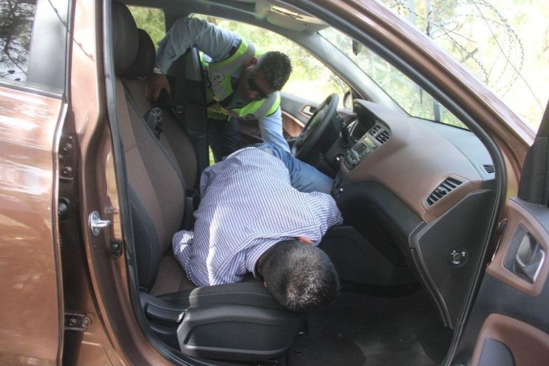 U&ccedil;uruma D&uuml;şmesini Tel &Ouml;rg&uuml; &Ouml;nledi, Kurtarılmayı B&ouml;yle Bekledi