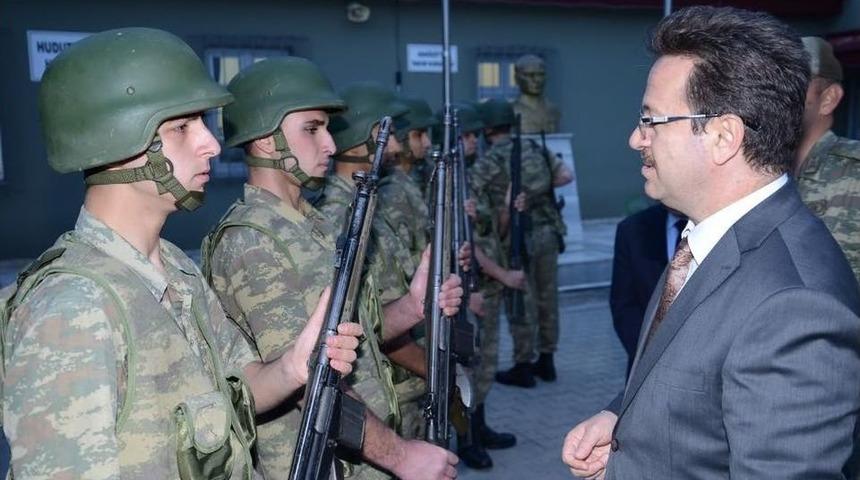 Vali &Uuml;nl&uuml; Sınır Karakolunu Ziyaret Etti