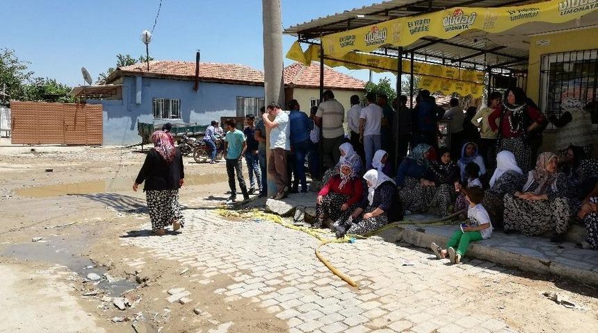 Ezdiği Engelli Anne Ve Oğlunu &Ouml;l&uuml;me Terk Edip Ka&ccedil;tı
