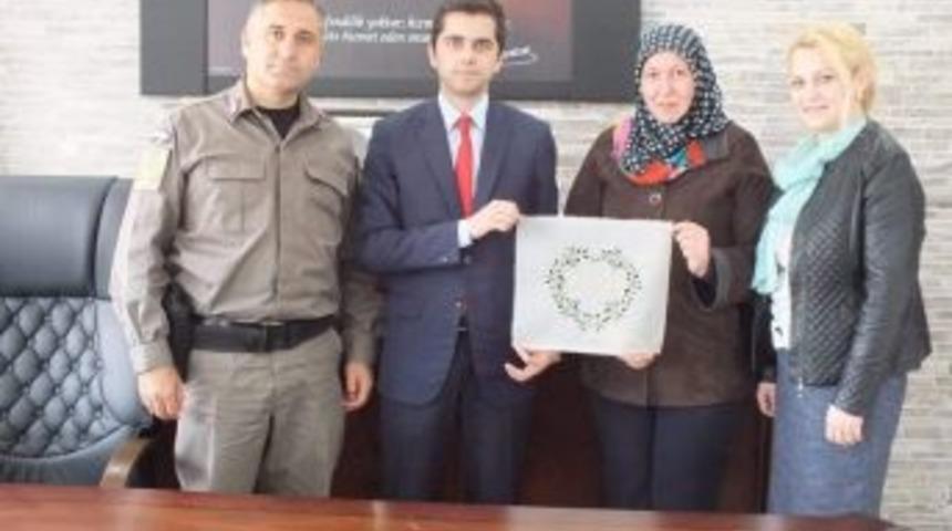 Aslanapa Halk Eğitim Merkezi Müdürlüğü’nden Örnek Davranış