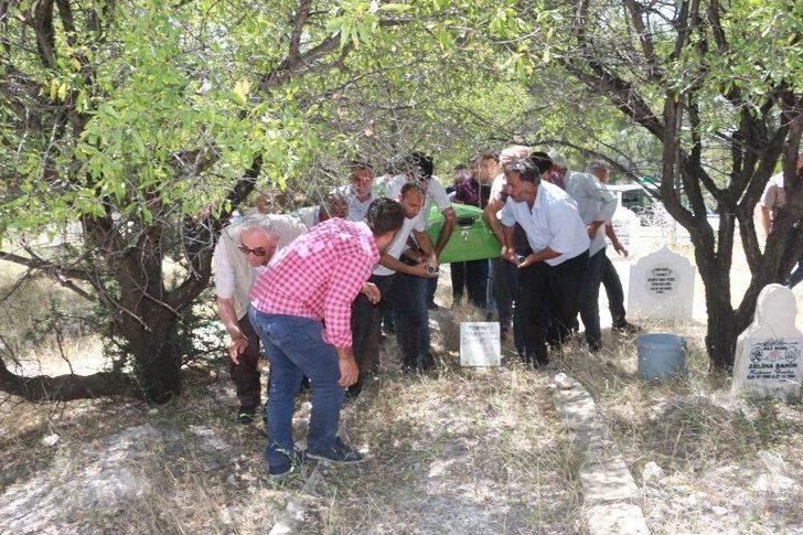 Hastanenin 5. Katından Düşen İşçi Defnedildi G1