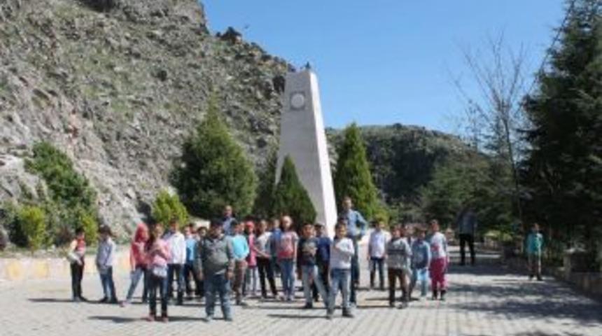 &Ouml;ğrenciler, Eskigediz Beldesine Hayran Kaldı