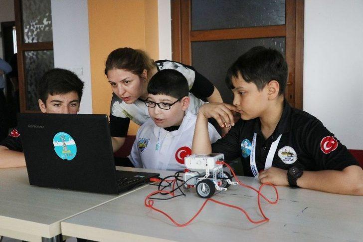 Robotik Yarışmada Madalya Kazanan Engelli Öğrencinin Azmi G3
