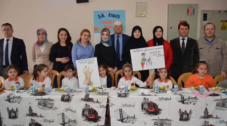 &ldquo;yemekte Denge Eğitimi&rdquo; Projesi Kapsamında &Ouml;ğrencilere Sağlıklı Beslenmenin &Ouml;nemi Anlatıldı