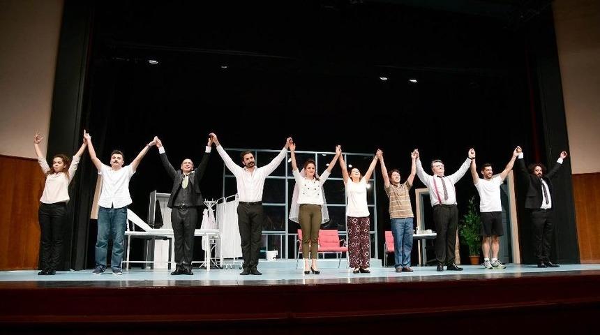 Adana Şehir Tiyatrosu&rsquo;na &Ccedil;ifte &Ouml;d&uuml;l