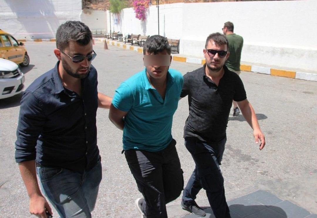 Camide Sigara İ&ccedil;me Kavgası Kanlı Bitti