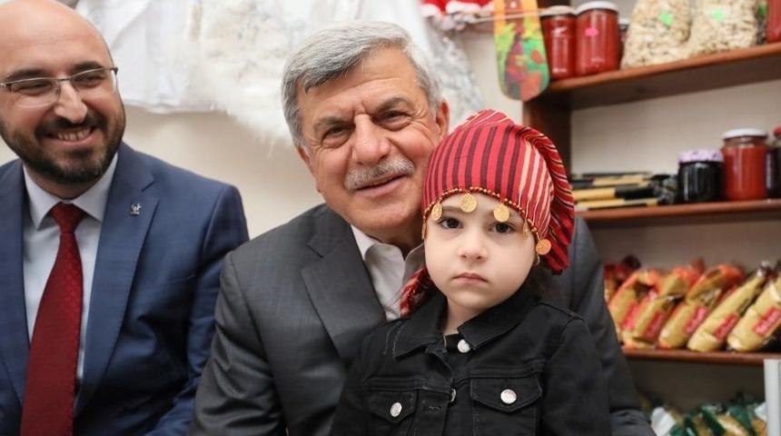 Başkan Karaosmanoğlu: &ldquo;&uuml;lkemizin Ve Kentimizin Değerlerine Sahip &Ccedil;ıkıyoruz&rdquo;