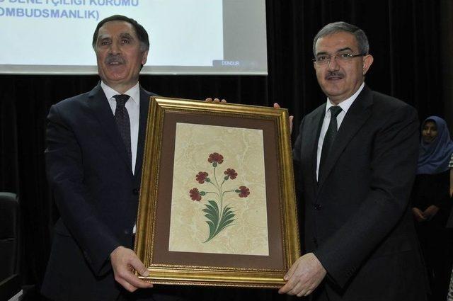 Sel&ccedil;uk&rsquo;ta &ldquo;insan Hakları Ve Ombudsmanlık&rdquo; Konferansı Yapıldı 1