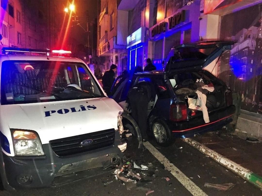 Polisin &lsquo;dur&rsquo; İhtarına Uymadı, Kovalamacada Polis Aracına &Ccedil;arparak Durdu