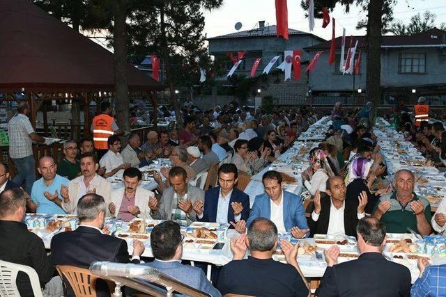 Yılmaz: “amacımız, Vatandaşların Gönüllerine Dokunmak Ve Girmek”