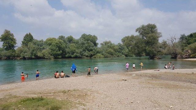 1 Ayda Dört Kişinin Öldüğü Manavgat Irmağında Yasak Dinleyen Yok