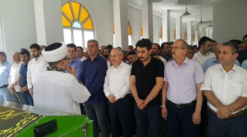 İşadamı Hacı Kamil &Ouml;zt&uuml;rk Son Yolculuğuna Uğurlandı