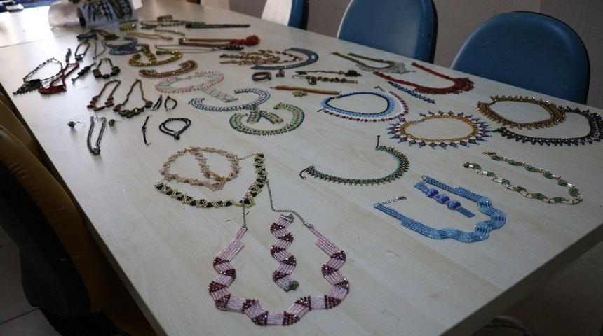 El Emeği Takılar Beğeni Topluyor