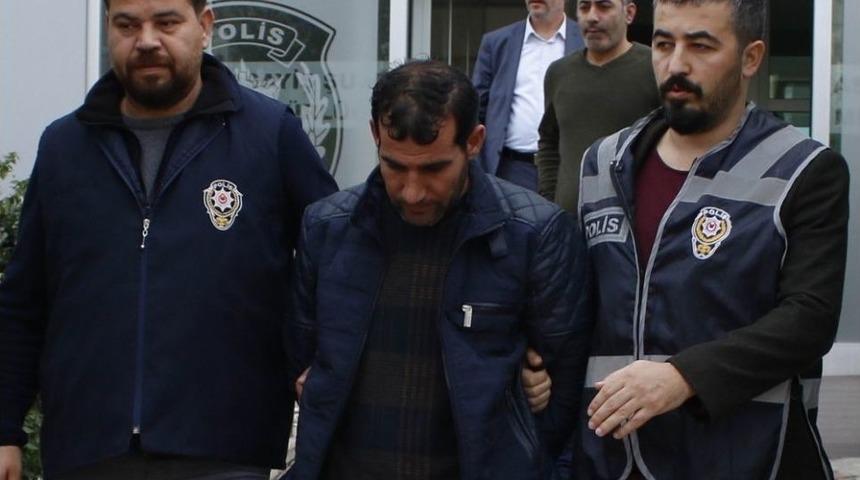 &rsquo;polis Ve Savcıyım&rsquo; Diyerek 100 Bin Lira Dolandırdı