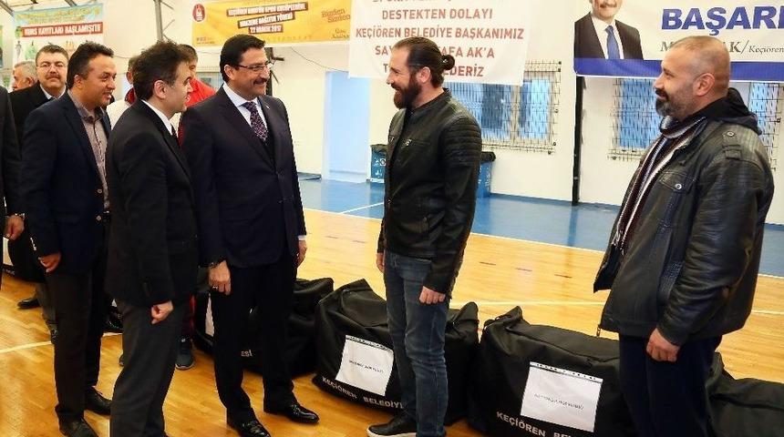 Amat&ouml;r Kul&uuml;plere Başkan Ak Desteği