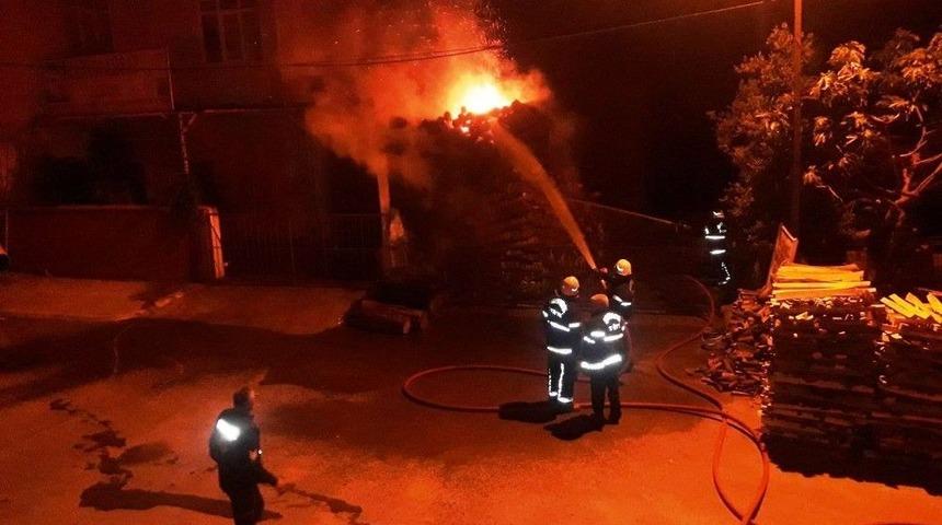 Kahramanmaraş’ta Ahşap Atölyesi Kundaklandı