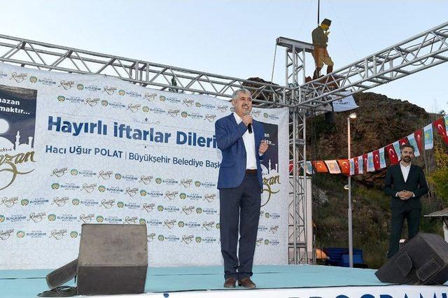 Büyükşehrin İftarları Devam Ediyor