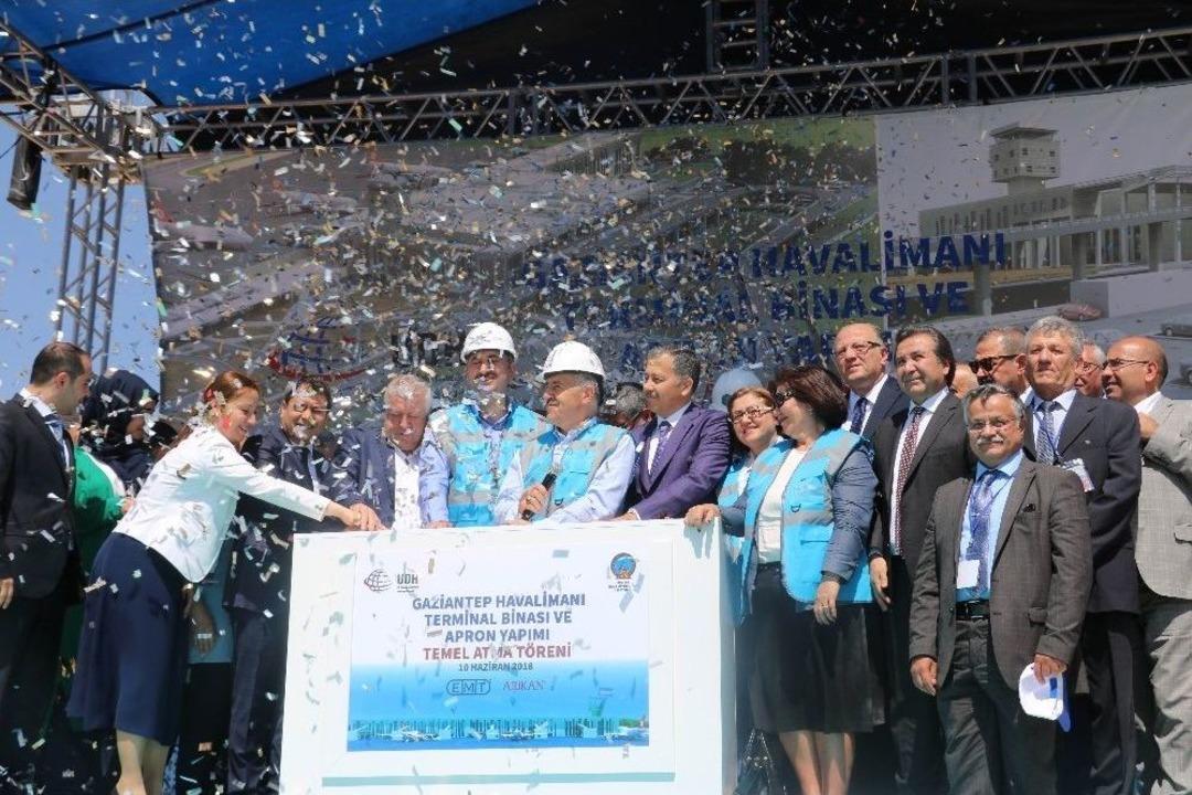 Gaziantep Havalimanı Yeni Terminal Binasının Temeli T&ouml;renle Atıldı