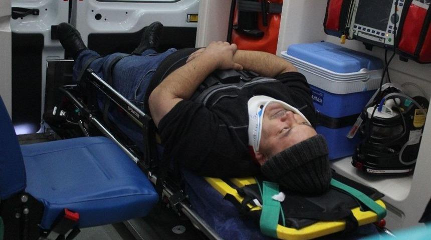 Başiskele&rsquo;de İki Otomobil &Ccedil;arpıştı: 1 Yaralı