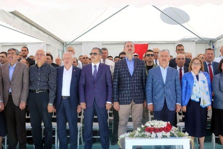 Gaziantep Havalimanı Yeni Terminal Binasının Temeli Törenle Atıldı G3