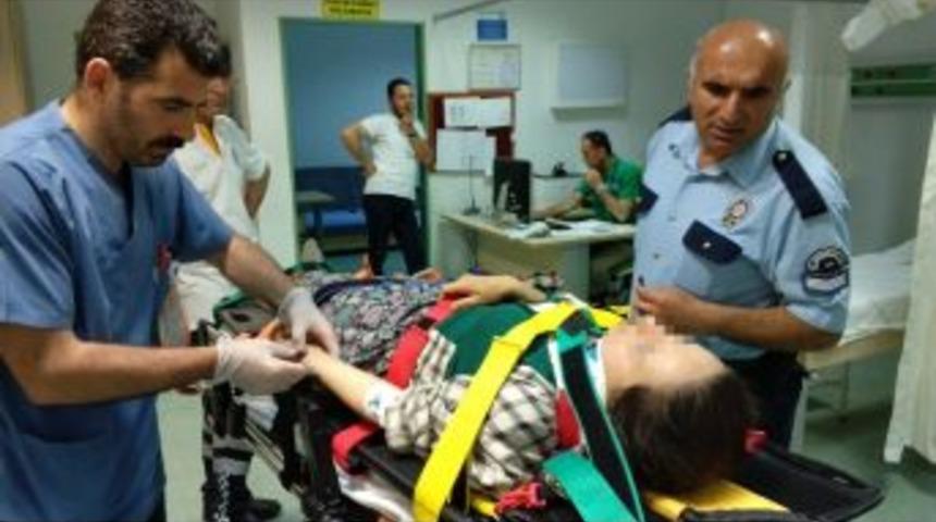 Trakt&ouml;r&uuml;n R&ouml;morkunden D&uuml;şen Kadın Hastanelik Oldu