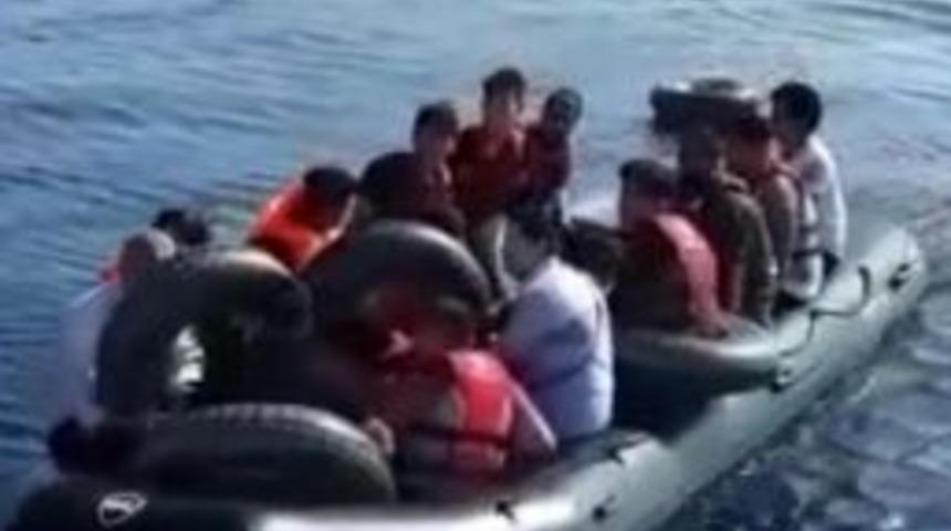 Lastik Bot İ&ccedil;inde 21 Ka&ccedil;ak G&ouml;&ccedil;men Yakalandı