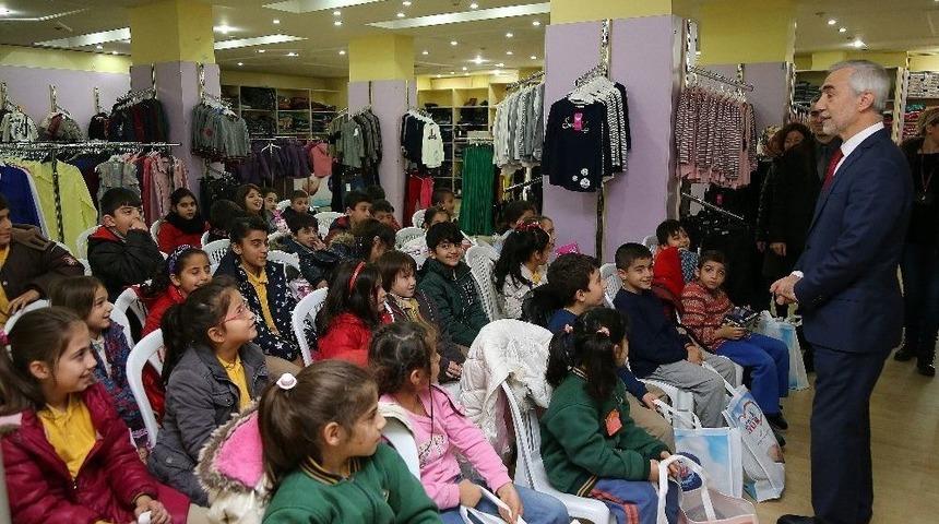 Sosyal Mağaza İle Y&uuml;zler G&uuml;l&uuml;yor